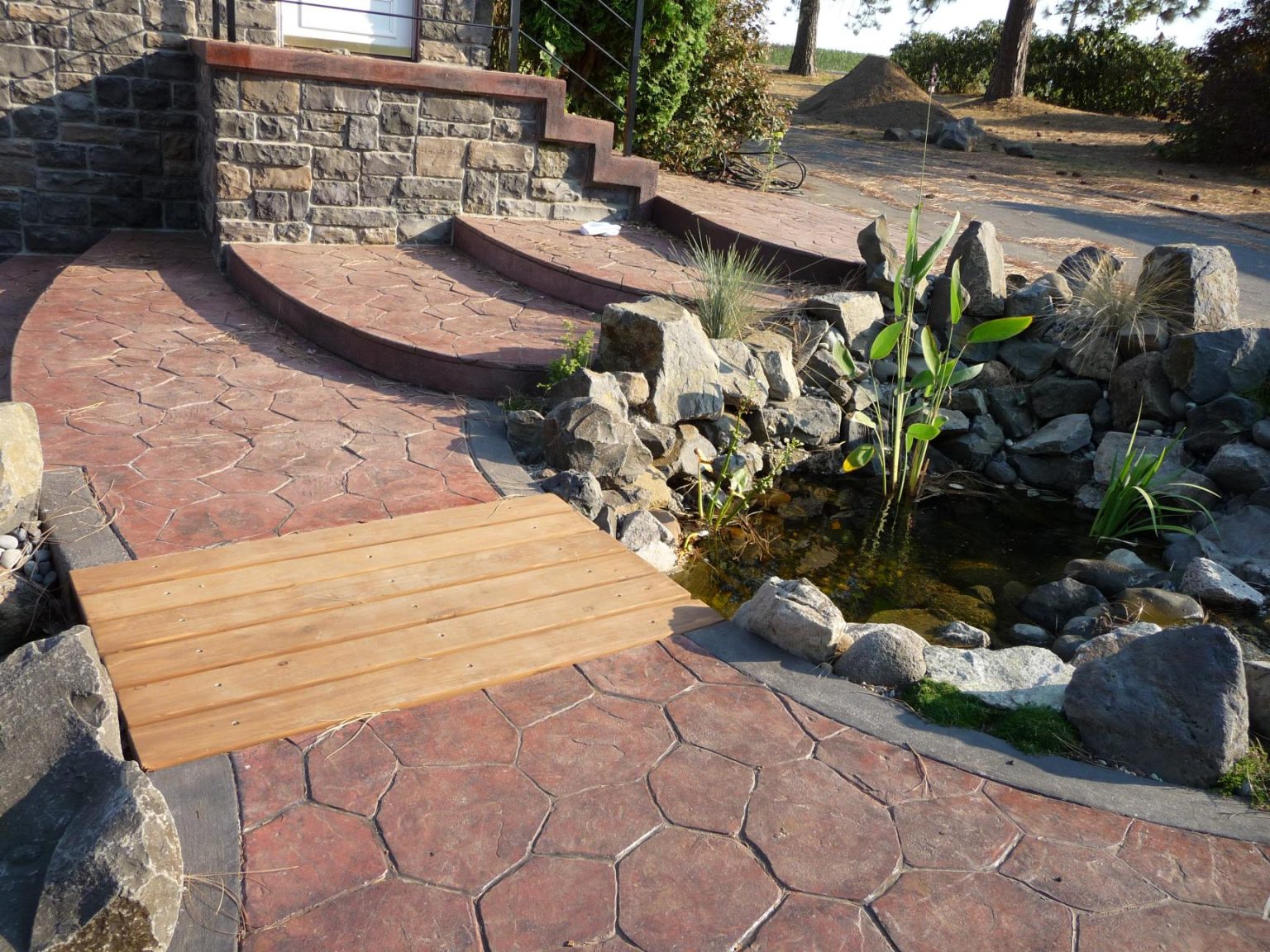 Fountai And Patio (11)
